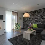 펜션 House With A Parking Space Premantura, Medulin - 11631